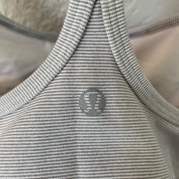 Lululemon Size 4 Power Y Tank Grey/White *LUON* - Picture 3 of 3